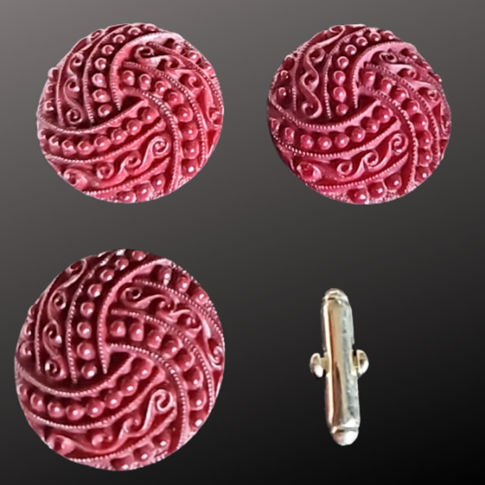 Blanket Links Horse Show Number Pins Set of 4 Berry - red berries